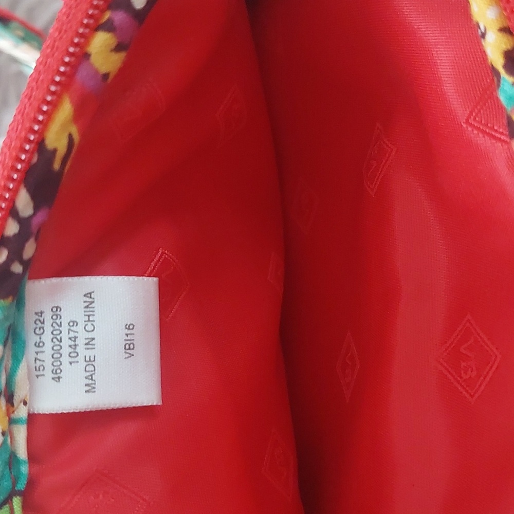 SOLD!! VERA BRADLEY - Picture 5 of 12